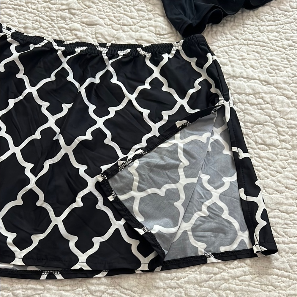 Black and White Mini Skater Coverup - Picture 3 of 4